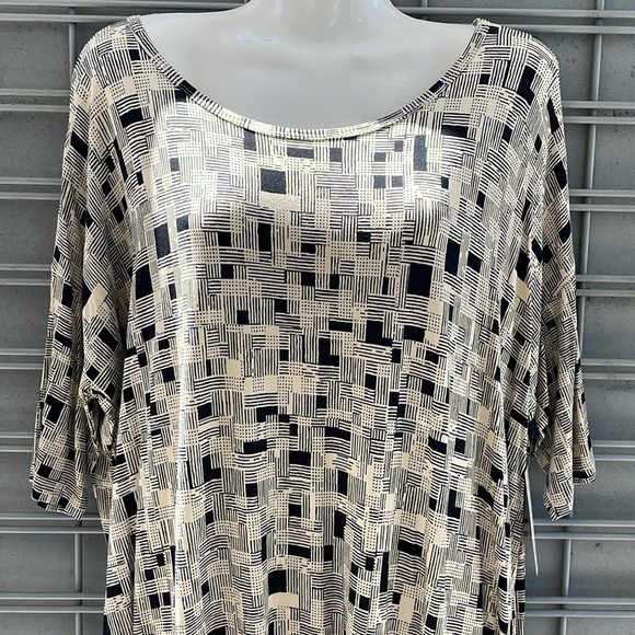 LulaRoe Jersey Geometric Printed Geometric Irma Tunic Top-0919-3 - Picture 4 of 12
